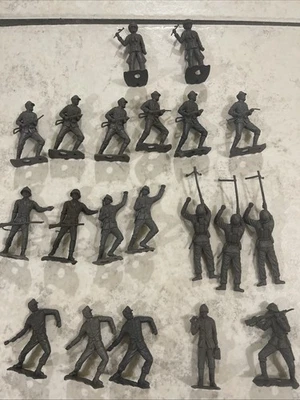 Lote De Colección 20 MPC Soldados Alemanes 8 Poses Gris Oscuro Segunda Guerra Mundial Foto 1 de 4