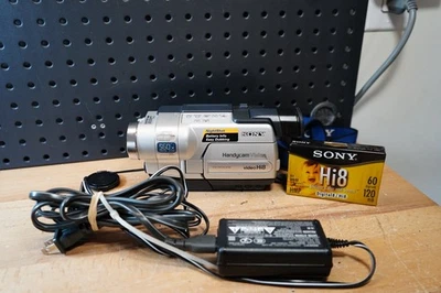 (M) TESTED Sony Handycam CCD-TRV118 8mm Hi8 Camcorder w/Nightshot Video Transfer - Image 1 of 4