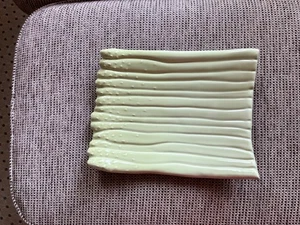 Crate  & Barrel Light  Green Asparagus Serving Dish/Platter W/ Curved Edges 3620 - Picture 1 of 1