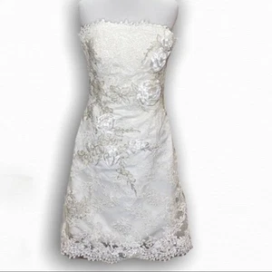 Vestido de novia corto de encaje desplazado de inspiración vintage - Imagen 1 de 8