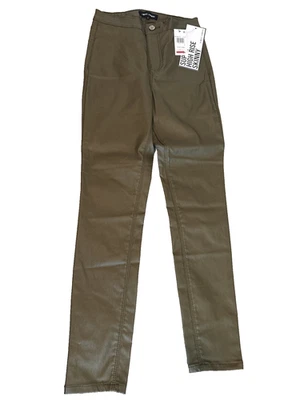 Pantalones Almost Famous para mujer 7 Olive tiro súper alto ajustados imitación cuero elástico Foto 1 de 3