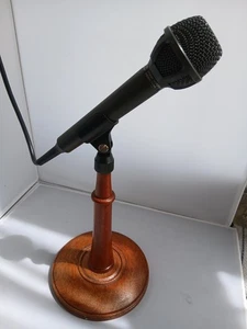 Realistic 33-1073A Dynamic Microphone On Wooden Stand/Base Used VGC Lead/6.35 - Picture 1 of 7