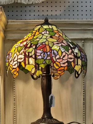 Extraordinary 3D Style Beautiful Tiffany Style Table Lamp - Image 1 of 3