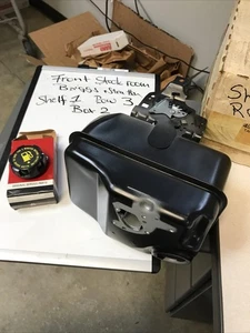 Tanque de combustible de gasolina vintage para motor Briggs & Stratton #495405 + tapa de gas niob - Imagen 1 de 20