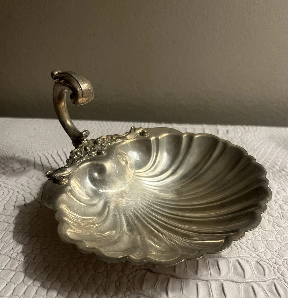 Plato de plata Sheffield Continental de principios del siglo XX con asa Foto 1 de 4