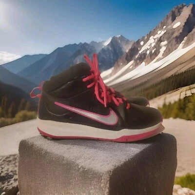 NikeTeam Hustle D6 Estilo Zapato Tenis Niñas 6.Y Nike 599187-004 Negro/Rosa/Blanco Foto 1 de 4