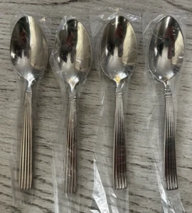 Nuevo Juego de 4 CUCHARAS SOPERAS CAÑA Y BARTON Inoxidable CRESCENDO II 7 1/4" NUEVO 18/10 - Imagen 1 de 3