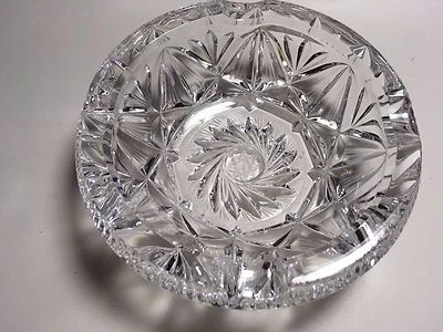 Decorativo Inusual Magnífico Cenicero de Cristal Grabado o Plato de Caramelo Cuenco Foto 1 de 3