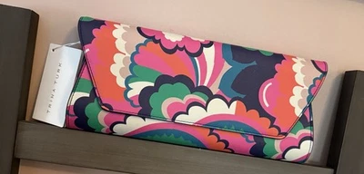 Trina Turk 花卉云印花手提包-钱包-13 英寸 x 7 英寸-全新带标签 — 第 1/4 张图片