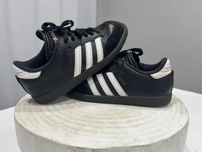 Adidas Classics Black White Samba Athletic Shoes Indoor Soccer Size Youth 2 - Image 1 of 4