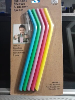 Silcone Straws  and Cleaner-6 piece set- BPA Free- Dishwasher Safe! Drinks new - Image 1 of 3