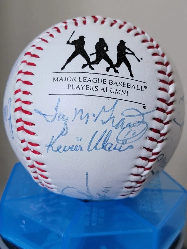 MLB "HOF" Players Association Signed Autographed Baseball *Goose Gossage +8 MORE - Image 1 of 4