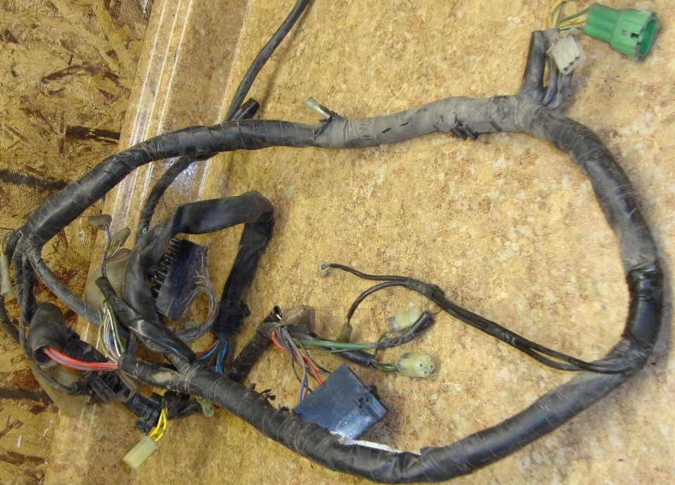 Honda Magna VF750 VF 750 C VF750C 1994 arnés de cables eléctrico enchufe de telar principal 94 Foto 1 de 1