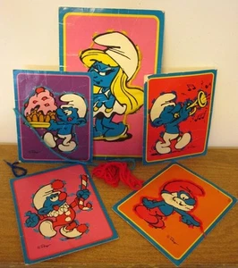 SMURF beat-up Peyo yarn sewing cards 1980s Smurfette vtg craft activity toy - Picture 1 of 3