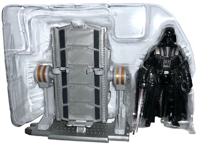 Star Wars DARTH VADER 3.75" Figure & OPERATING TABLE Rise of Light-up Lightsaber - Image 1 of 4