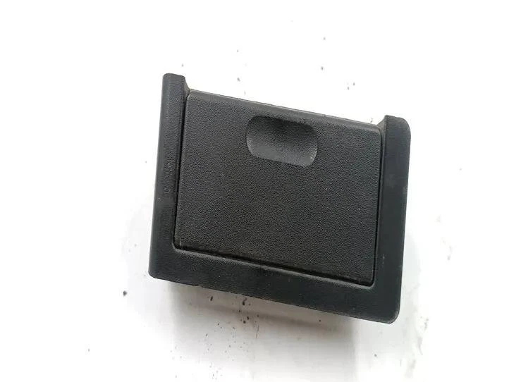 Cenicero BMW 3 Touring E36 511681447969 1.70 diésel 66kw 1995 27171166 - Imagen 1 de 4