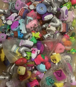 20 Pieces Shopkins Friends Moose Misc Toy Figures Random No Duplicates Loose - Picture 1 of 4