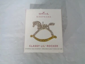 2019 - Hallmark Keepsake - Classy Lil' Rocker Mini Ornament - Pferd - Bild 1 von 1