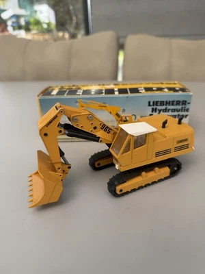 Liebherr 965 1/50 Model Excavator Rare Faceshovel - Image 1 of 2