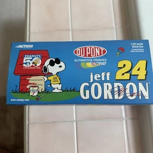 Jeff Gordon #24 NASCAR Dupont Peanuts/Snoopy 50 Celebration 1:24 Stock Car  - Picture 1 of 6