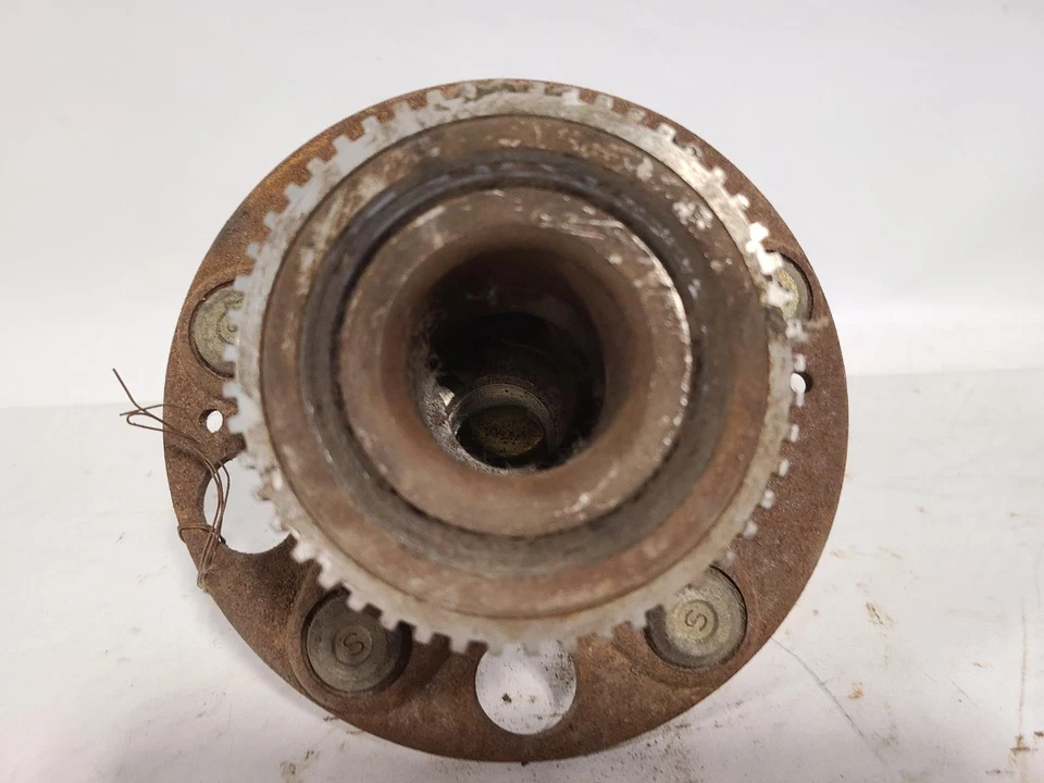 Used Rear Wheel Hub fits: 1997 Honda Odyssey Rear Rear Grade A - Image 1 of 4