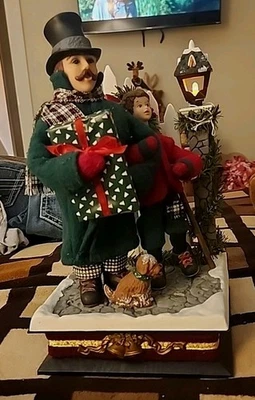 1993 Holiday Creations Scene Caroling Dickens Tiny Tim Musical Lighted Works K - Изображение 1 из 4