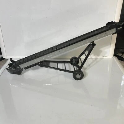 Transportador de heno gris y negro Ertl 20 pulgadas manivela giratoria para mover pacas de heno Foto 1 de 4