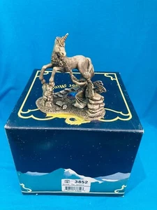 MYTH AND MAGIC - TAIMING THE UNICORN - TUDOR MINT - BOXED FIGURE - Picture 1 of 3