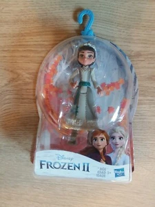 Disney Frozen 2 Muñeca Pequeña Muñeca Con Vestido Blanco - Imagen 1 de 2