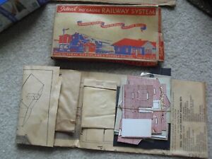 Vintage 1940s Ideal HO Scale Wood and Cardboard Two Story Brick House in Box