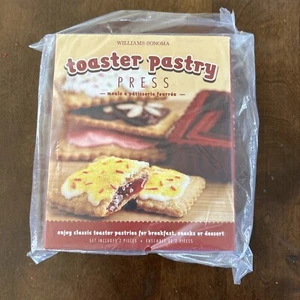 Williams Sonoma Toaster Pastry Press in Box 2 Piece Set 2010 - Picture 1 of 2
