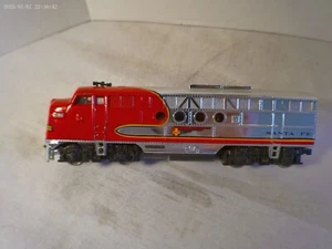 Bachmann HO Santa Fe Train Engine / Locomotive - Picture 1 of 2