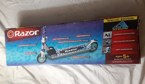 Razor A1 Kick Scooter Special Edition Hologram Leopard Kids 5+ aluminum New - Picture 1 of 5