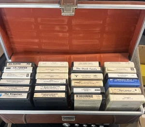 Vintage 8 TRACK Tapes Lot of 25 Assorted Music Artists with Case - Picture 1 of 3