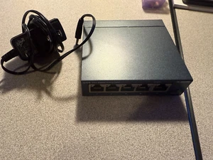 TP-LINK Technologies TP-Link (TL-SG105) 5-Ports Network External Switch Metal - Photo 1/1