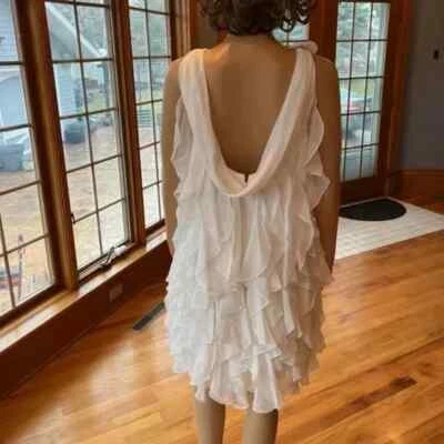 *Vestido de novia Dere King marfil organza con volantes hasta la rodilla talla 14 Foto 1 de 4