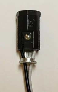 Presa lampada lampada candelabro fenolica coda di maiale E12, 1/8F hickey 12" cavi 47634JB - Foto 1 di 6