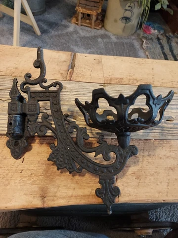 Antique Victorian Ornate Cast Iron Wall Mount/ Kerosene Oil Lamp  Sconce / Used Cover