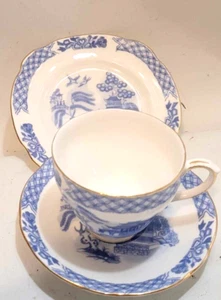 Duquesa Azul Claro y Blanco Hueso China Sauce Taza Platillo Plato Trío - Imagen 1 de 2