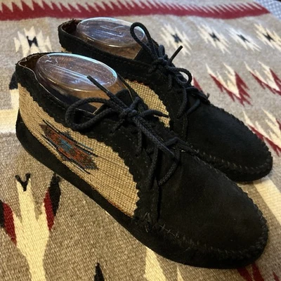 Botín Mocasín Minnetonka El Paso Negro Gamuza Suroeste Para Mujer Talla 8.5 Foto 1 de 4