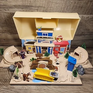 Woody's Toy Chest Disney Pixar Toy Story Fold Out Wagon Wild West Playset - Picture 1 of 24