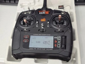 Spektrum Dx6 6 Channel Transmitter w/AR610 receiver - Picture 1 of 9