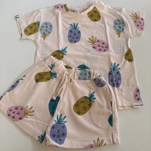 Zara Kleinkind Mädchen Gr. 3-4 Jahre Shorts & T-Shirt Ananas - Bild 1 von 7
