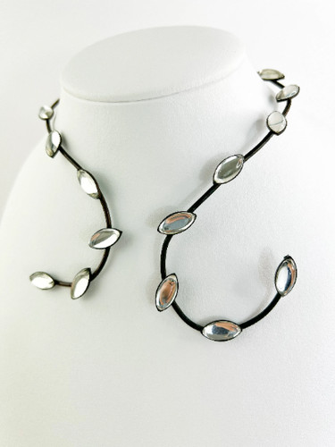 SAINT LAURENT (YSL) COLLANA GIROCOLLO YSL YVES SAINT LAURENT VINTAGE METALLO TONO IN FRANCIA