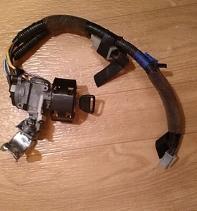 1988-1991 Honda CRX OEM Ignition Switch Assembly w/Factory Honda Key - Picture 1 of 9