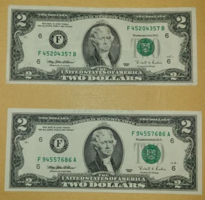 TWO US $2.00 BILLS SERIES F 1995 VERY GOOD & CRISP - Picture 1 of 2