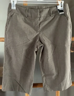 Bermuda feminina New York & Co Chino Broadway tamanho 4 listra de alfinete acinzentada nova com etiquetas - Imagem 1 de 4