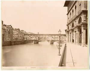 Italie, Florence, Firenze, il ponte Vecchio e portico Decli Uffizi  Vintage albu