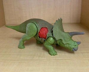Jurassic World JW Fallen Kingdom Battle Damage Triceratops Dinosaur Toy Figure - Picture 1 of 12