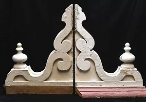VINTAGE PAIR OF LARGE DECORATIVE CORBELS 20 X 15 X 3 INCHES - Picture 1 of 9